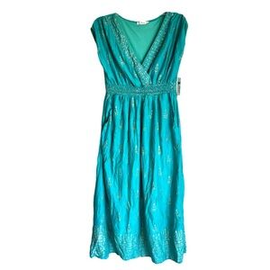 Lapogee Green/Gold Sleeveless Maxi Dress